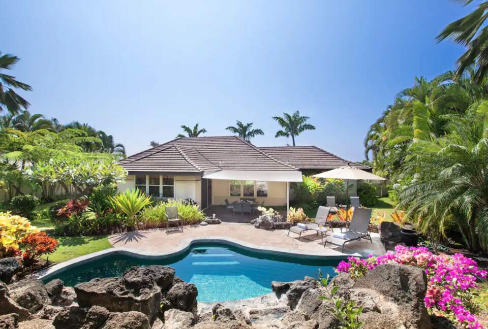Hawaiian paradise with pool