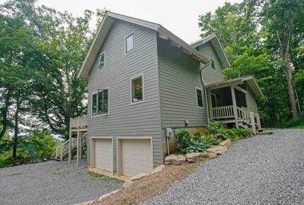 Home Exchange in Fairway, NC, garage and plenty of space for cars