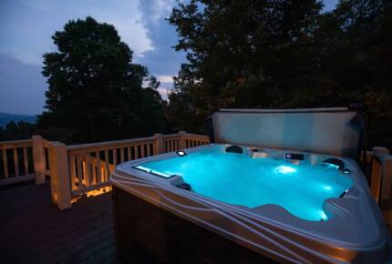 Home Exchange in Fairway, NC, hot tub