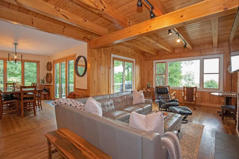 Home Exchange in Fairway, NC, incredible living room with views