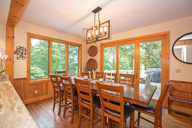 Home Exchange in Fairway, NC, dining room with lots of room for all