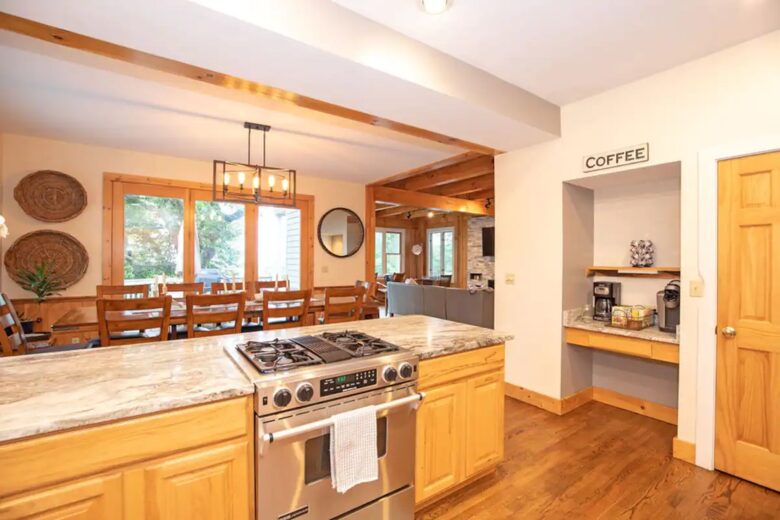 Home Exchange in Fairway, NC, cute coffee bar and gas stove