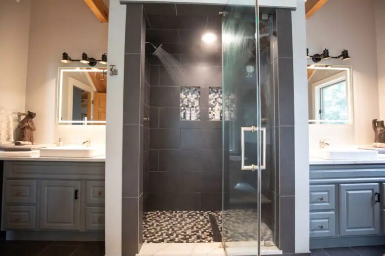 Home Exchange in Fairway, NC, double shower heads