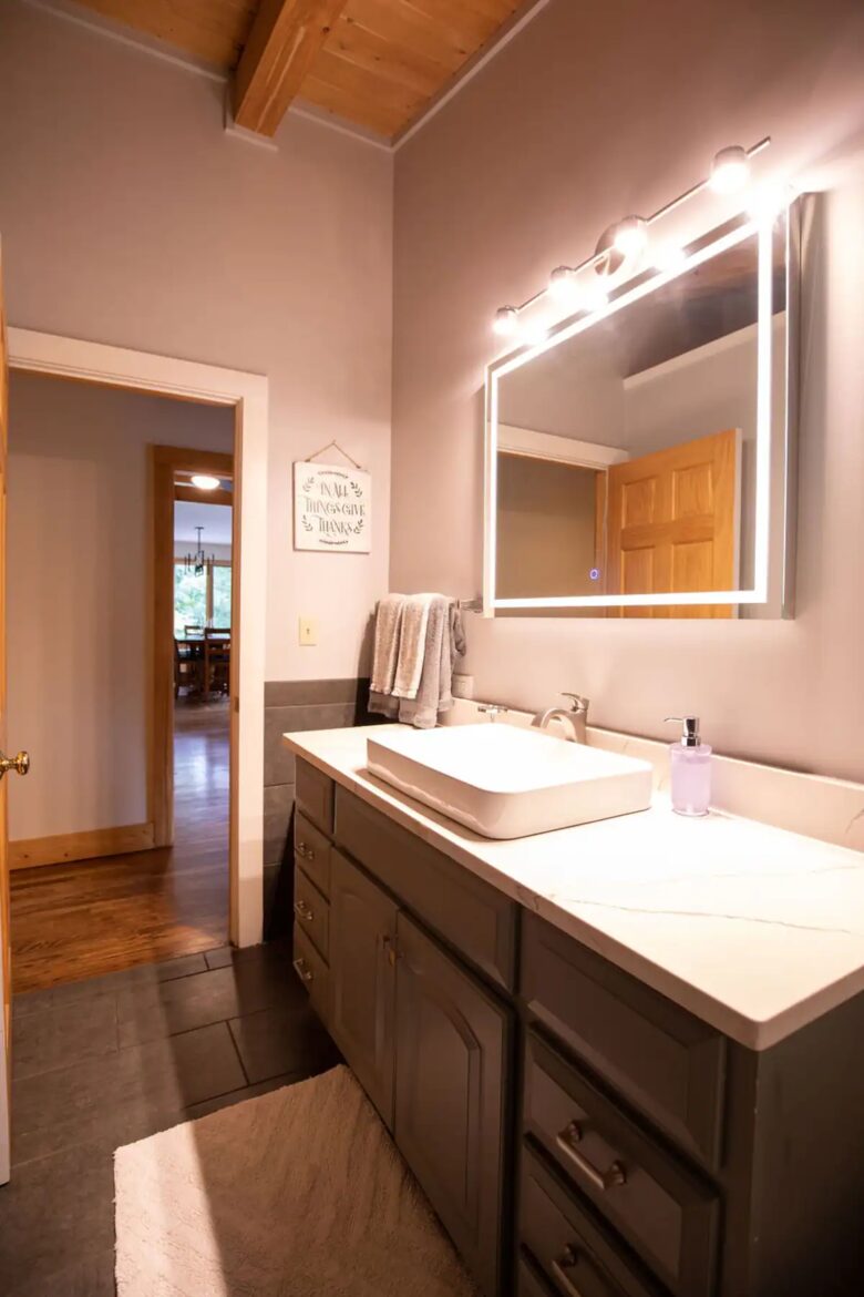 Home Exchange in Fairway, NC, first floor full upgraded bathroom