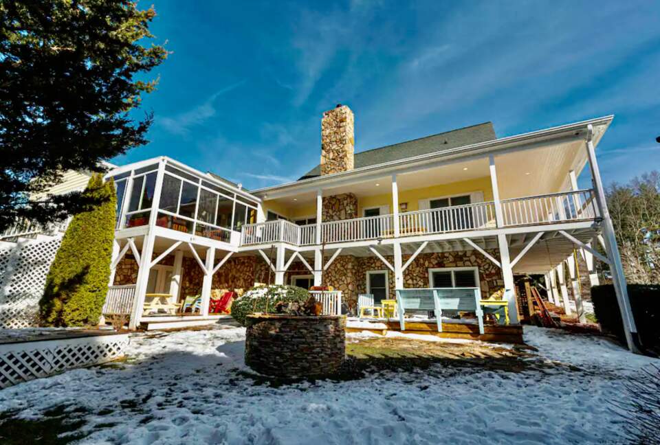 North Carolina estate on 18 acres