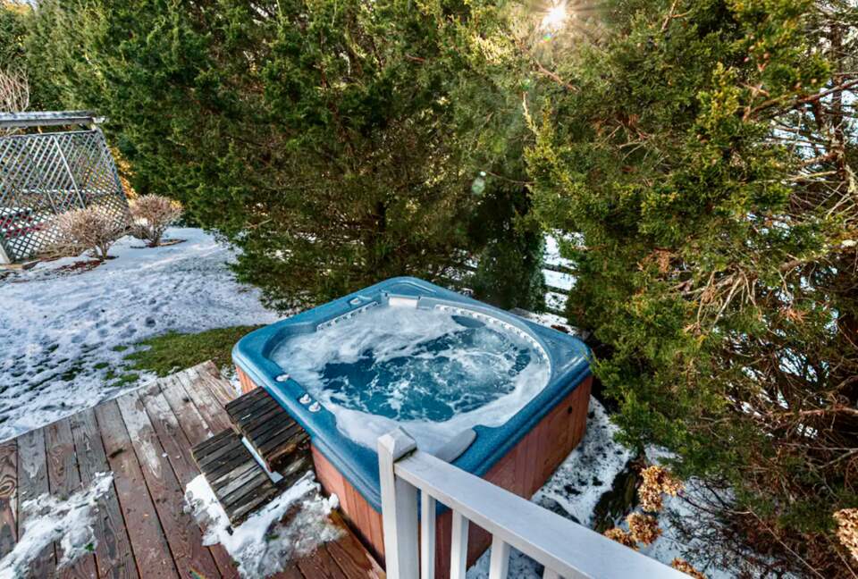 Hot tub
