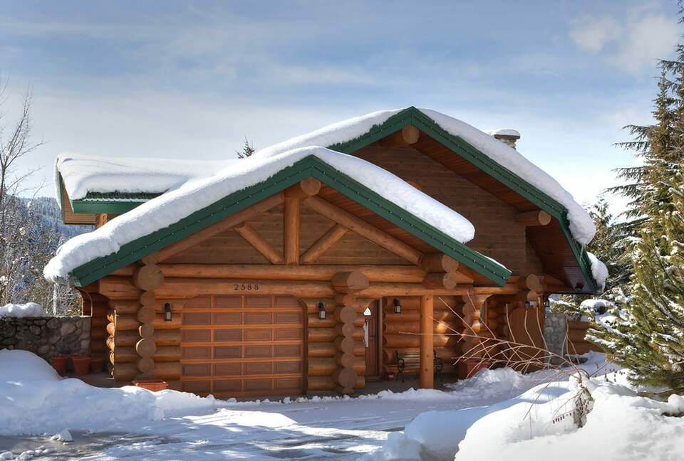 Authentic Whistler Ski Chalet - Whistler, Canada