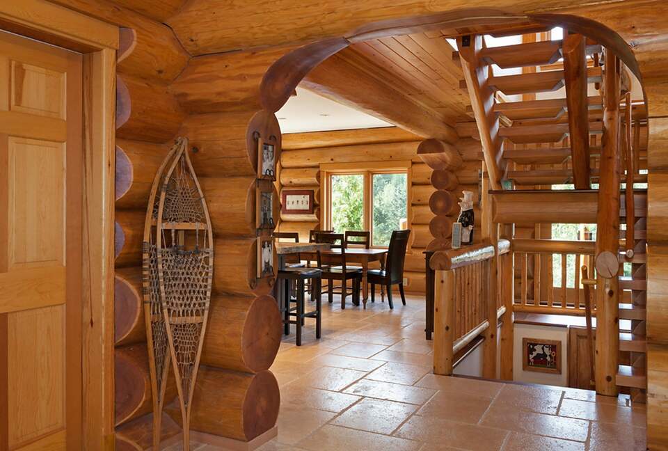 Authentic Whistler Ski Chalet - Whistler, Canada