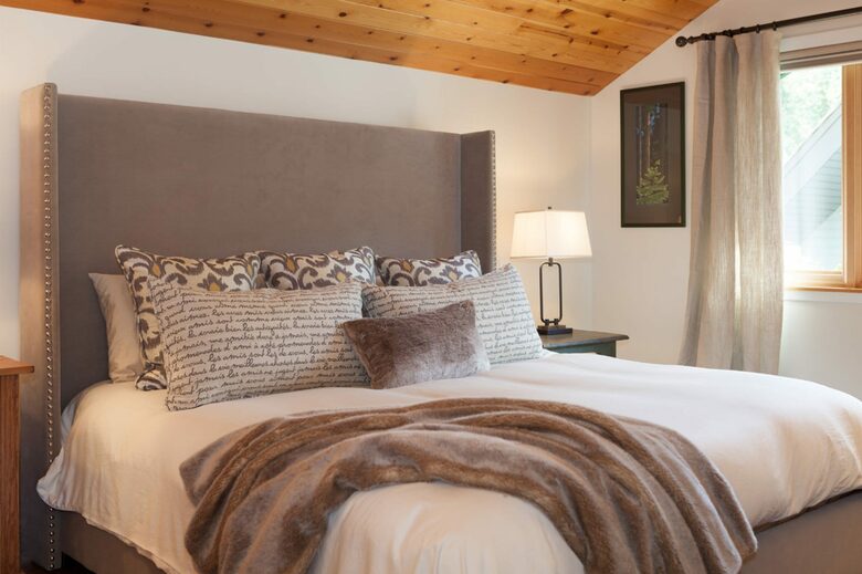 Authentic Whistler Ski Chalet - Whistler, Canada