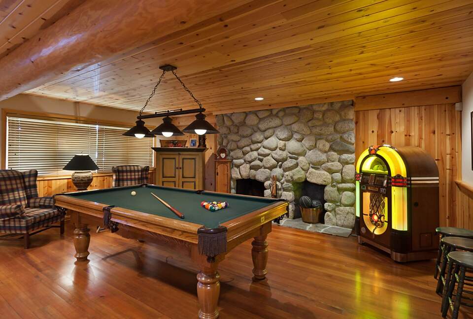 Authentic Whistler Ski Chalet - Whistler, Canada