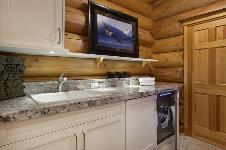 Authentic Whistler Ski Chalet - Whistler, Canada