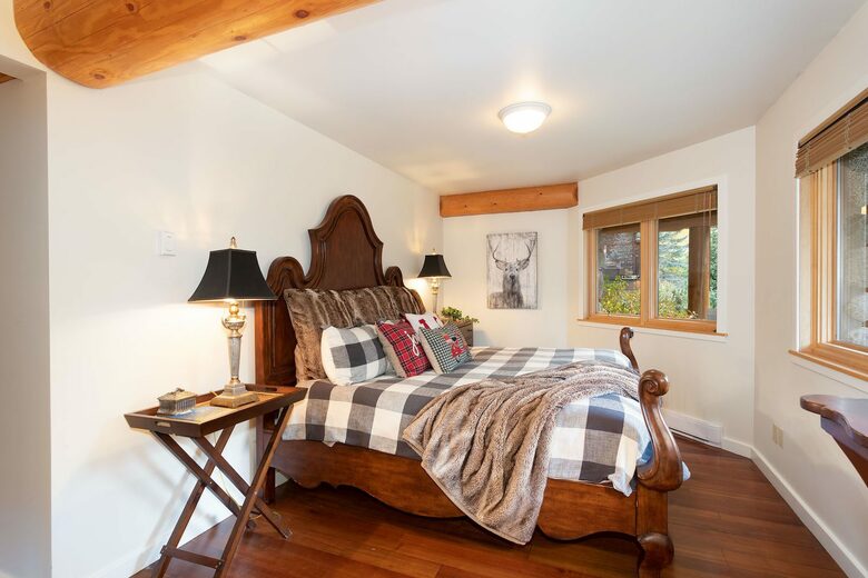 Authentic Whistler Ski Chalet - Whistler, Canada