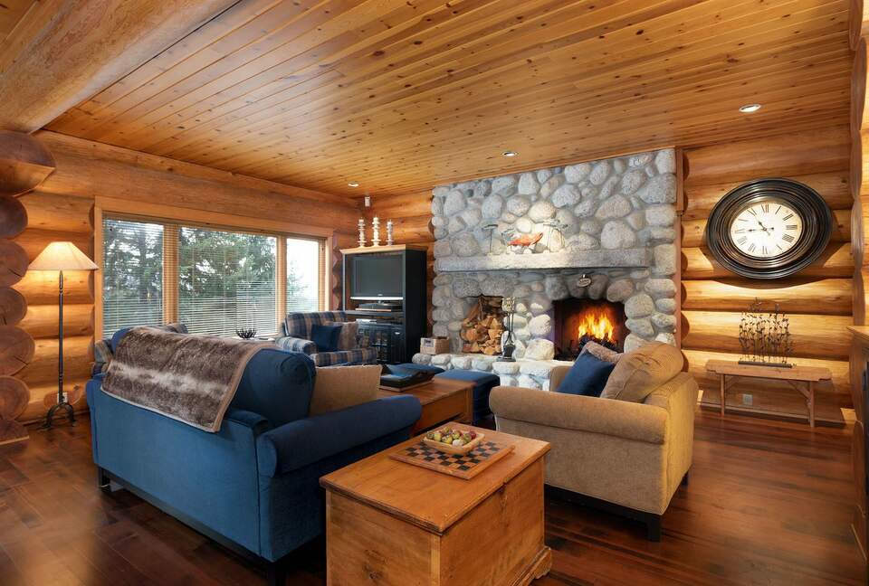 Authentic Whistler Ski Chalet - Whistler, Canada
