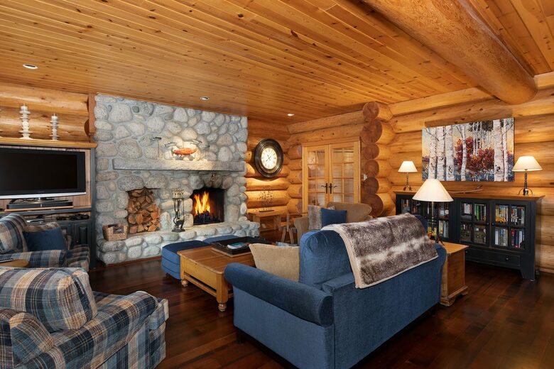 Authentic Whistler Ski Chalet - Whistler, Canada