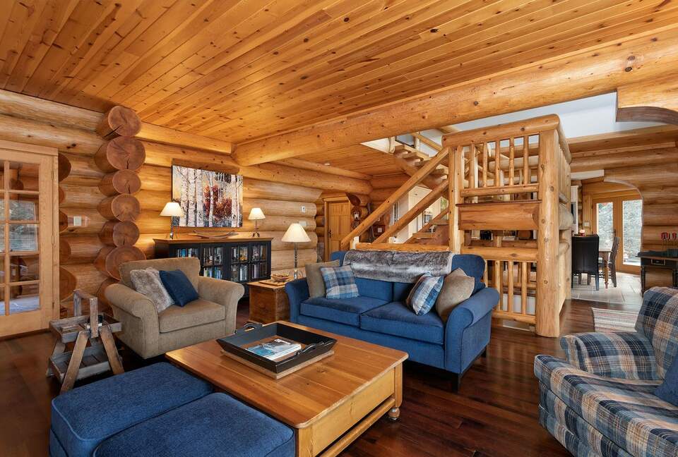 Authentic Whistler Ski Chalet - Whistler, Canada