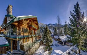 Authentic Whistler Ski Chalet - Whistler, Canada