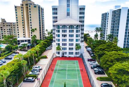 Nest 301 at GullWing Beach Resort - Fort Myers Beach, Florida