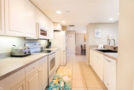 Nest 301 at GullWing Beach Resort - Fort Myers Beach, Florida