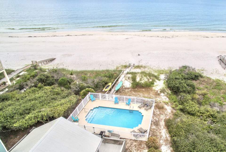 Modern Beachfront Getaway with heated pool