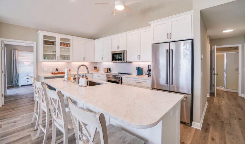 Beautiful open kitchen with island