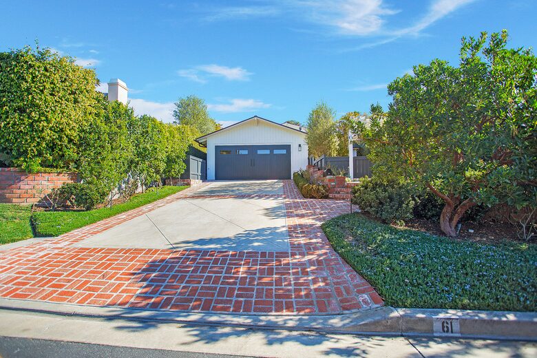 Home Exchange in Laguna Beach, CA, garage access and plenty of parking