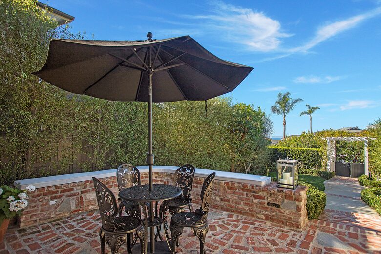 Home Exchange in Laguna Beach, CA, front porch dining table