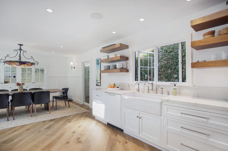 Home Exchange in Laguna Beach, CA, open shelves and bright lights