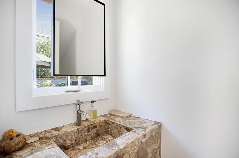 Home Exchange in Laguna Beach, CA, powder bathroom