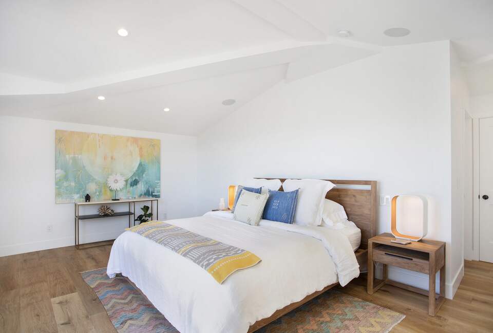 Home Exchange in Laguna Beach, CA, master bedroom with king mattress