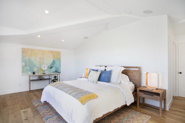 Home Exchange in Laguna Beach, CA, master bedroom with king mattress