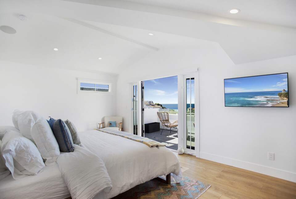 Home Exchange in Laguna Beach, CA, private balcony with water views