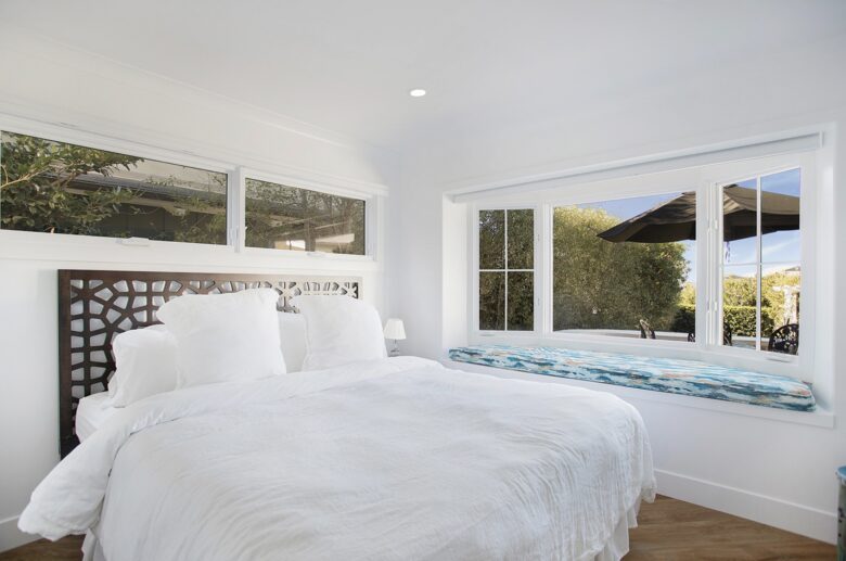 Home Exchange in Laguna Beach, CA, guest bedroom 1 with window seat
