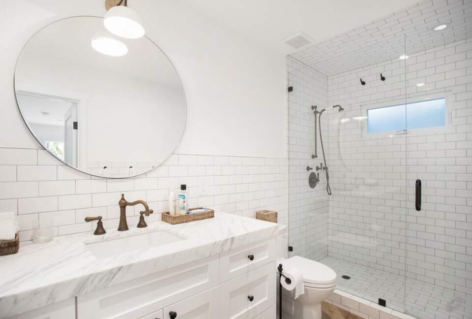 Home Exchange in Laguna Beach, CA, stunning guest bathroom
