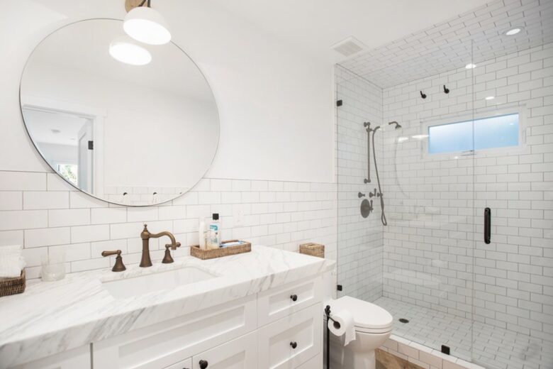 Home Exchange in Laguna Beach, CA, stunning guest bathroom
