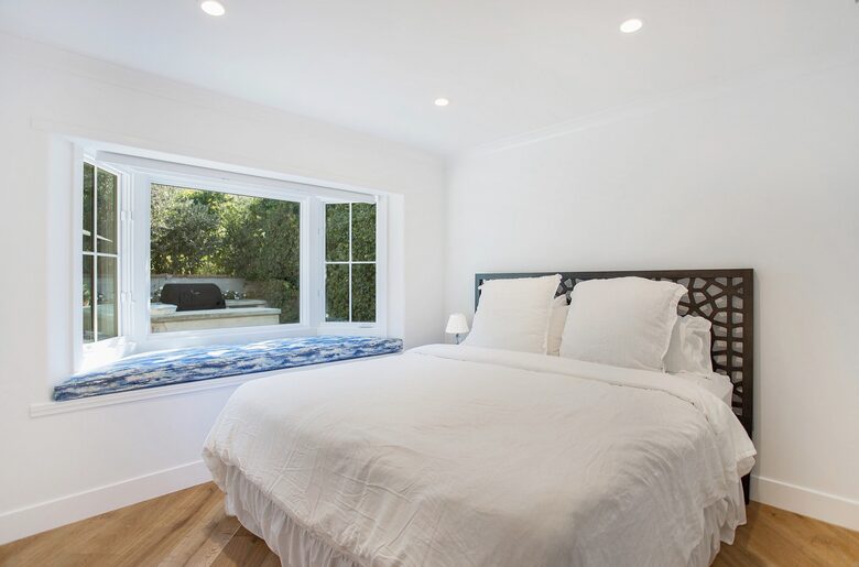 Home Exchange in Laguna Beach, CA, guest bedroom 4 with window seat