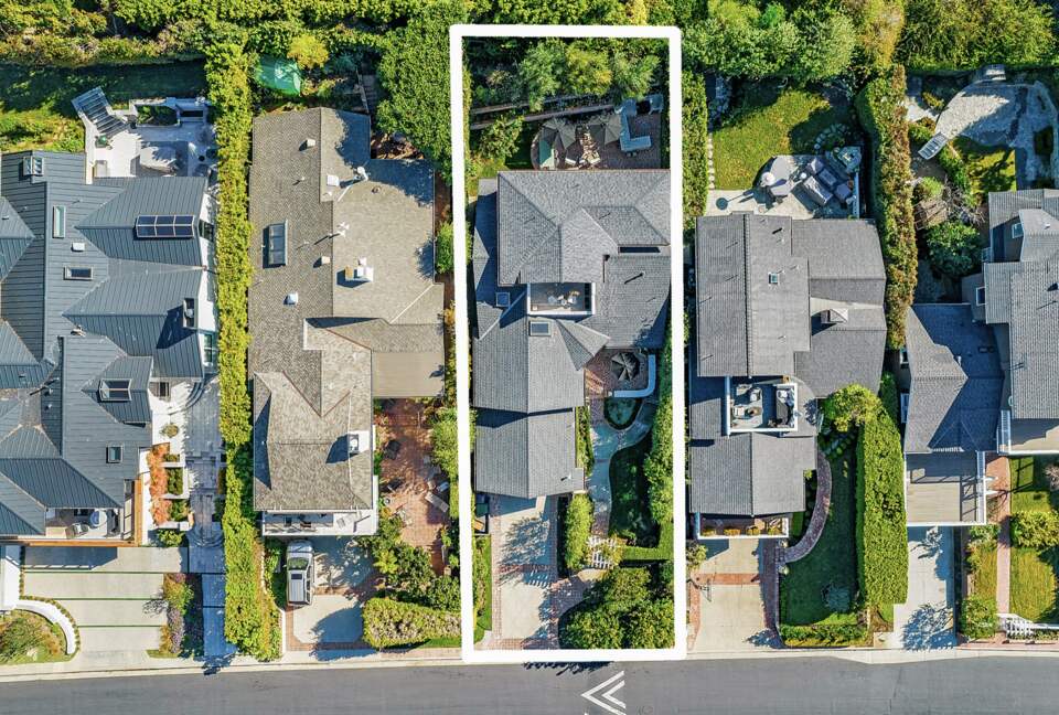 Home Exchange in Laguna Beach, CA backyard with privacy