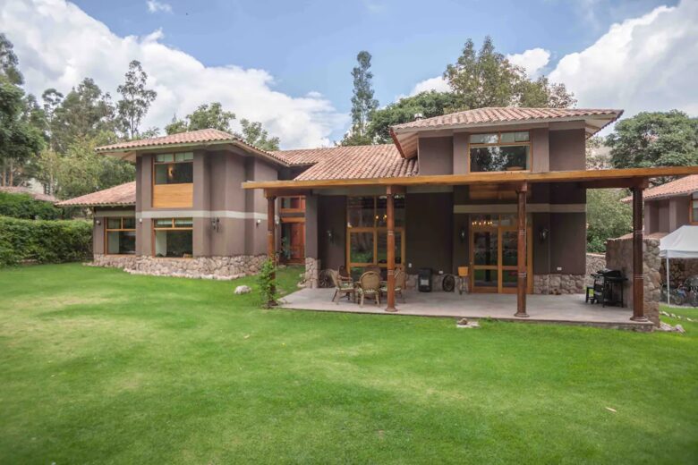 Home Exchange in Urubamba, Cusco, Peru, backyard of home