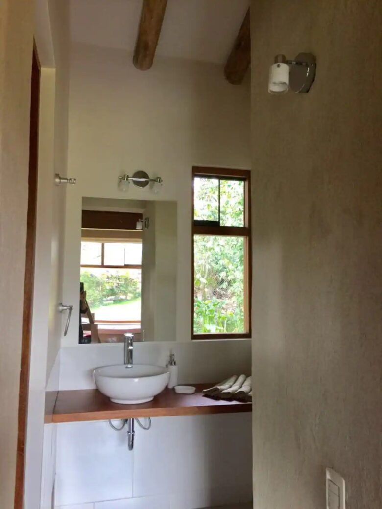 Home Exchange in Urubamba, Cusco, Peru, spacious bathroom