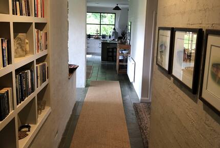 Home Exchange in Yaouk, NSW, Australia, hallway to the kitchen