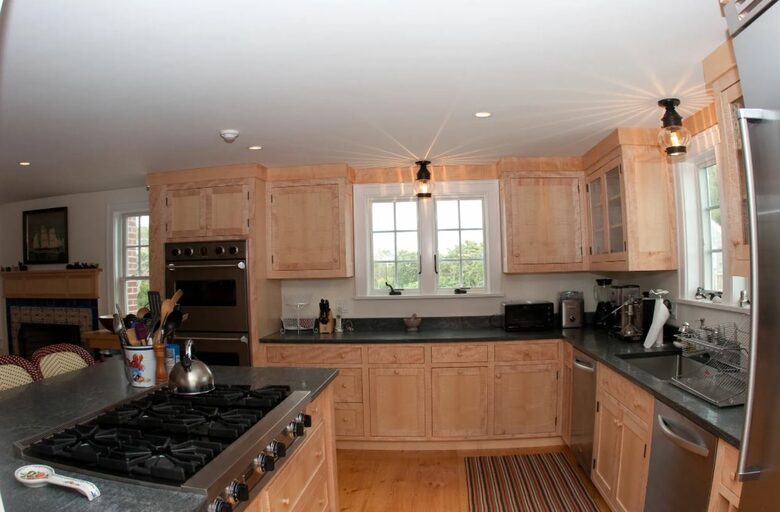 Top-of-the-line kitchen and appliances