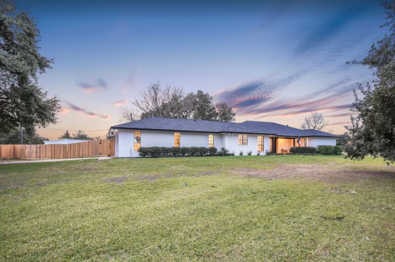 Newly remodeled Texas ranch on land
