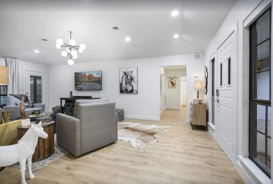 Cozy living room off the entry