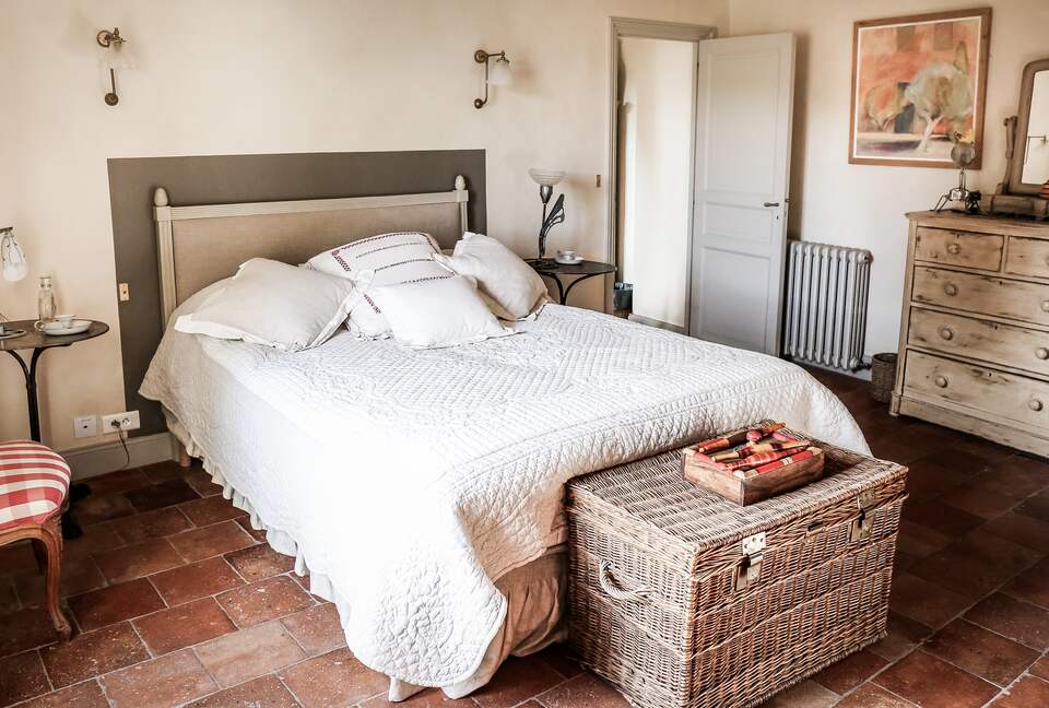 18th Century Provence farmhouse - Eygalières, France