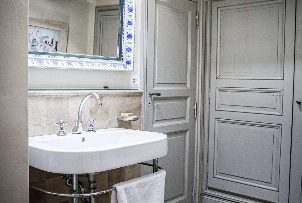 18th Century Provence farmhouse - Eygalières, France