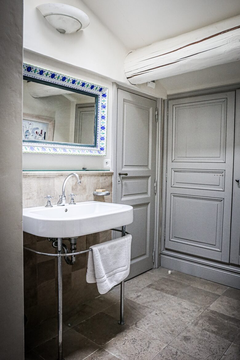 18th Century Provence farmhouse - Eygalières, France