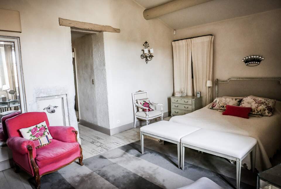 18th Century Provence farmhouse - Eygalières, France