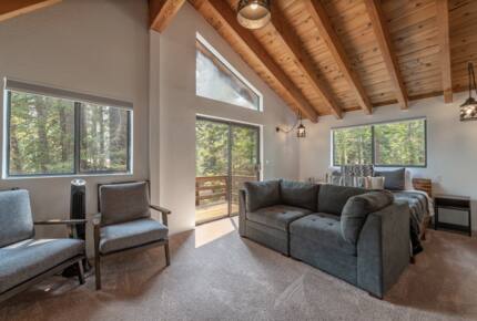 Home Exchange in Tahoma, CA, master bedroom with plenty of seating
