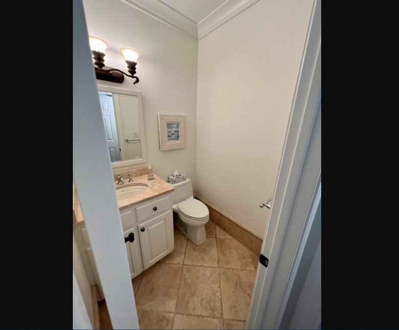 Home Exchange in Virginia Beach, VA guest bathroom