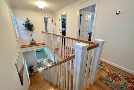 Home Exchange in Virginia Beach, VA second floor foyer