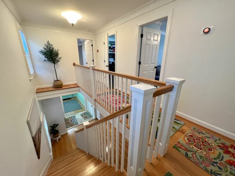 Home Exchange in Virginia Beach, VA second floor foyer
